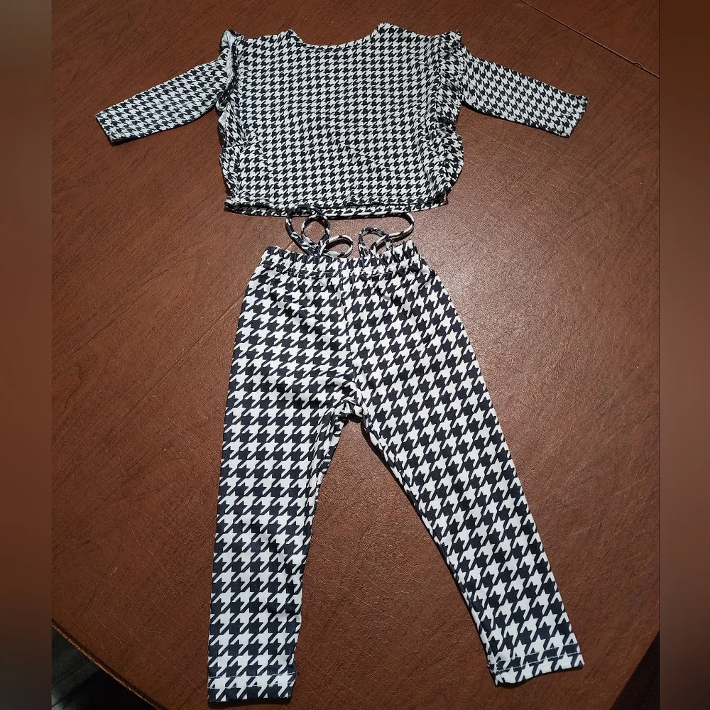 The Children's Place Houndstooth Outfit with Pink Bow